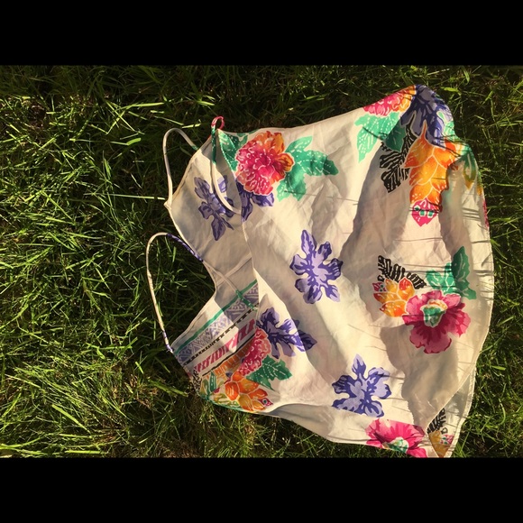 HAWAIIAN TOP🦋🌈💞☂️ - Picture 4 of 4